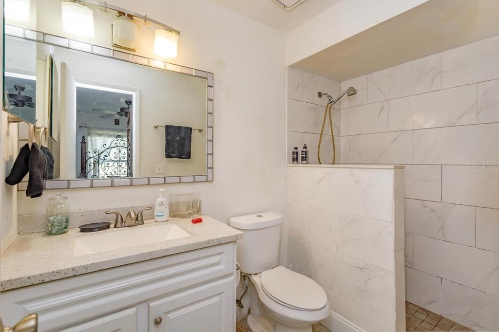 For Sale: $299,000 (3 beds, 2 baths, 1079 Square Feet)