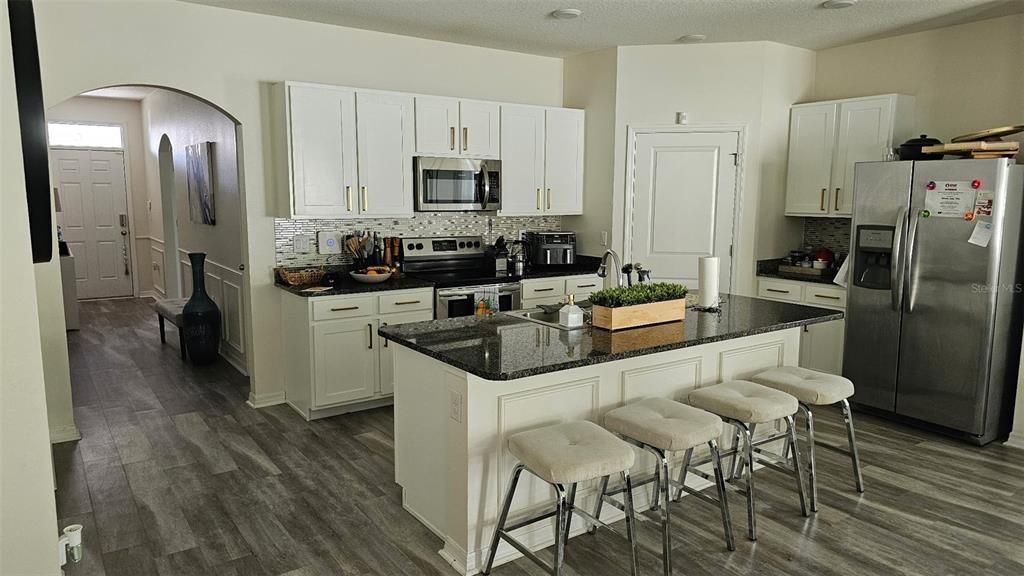 Active With Contract: $2,800 (4 beds, 2 baths, 1705 Square Feet)