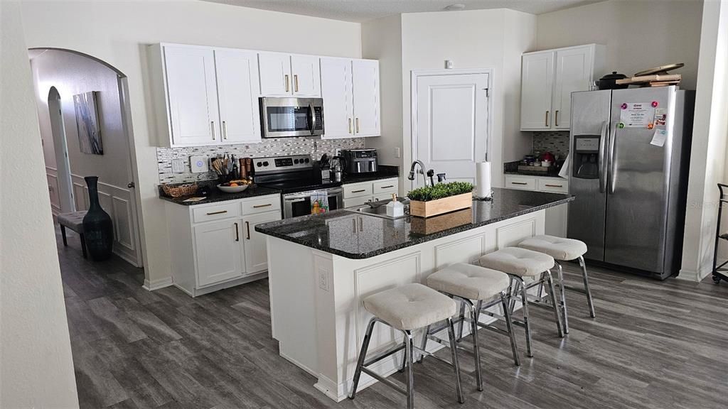 Active With Contract: $2,800 (4 beds, 2 baths, 1705 Square Feet)