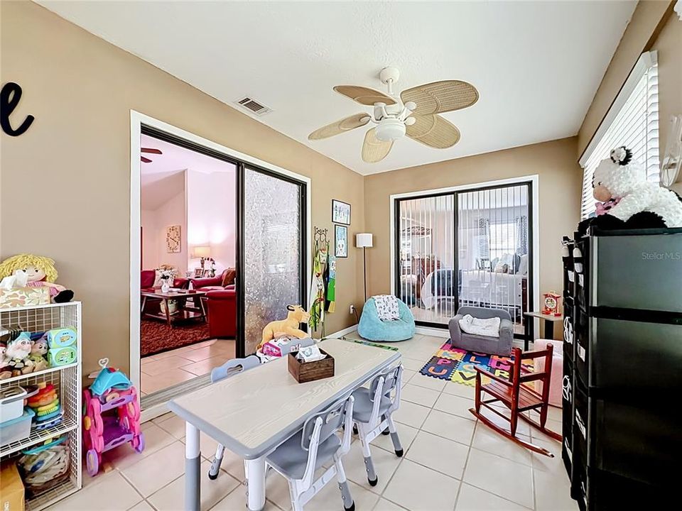 For Sale: $289,500 (2 beds, 2 baths, 1934 Square Feet)