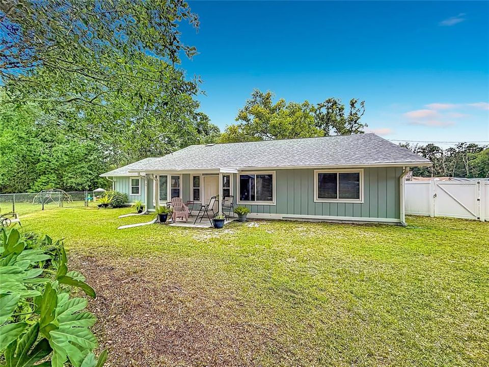 For Sale: $289,500 (2 beds, 2 baths, 1934 Square Feet)