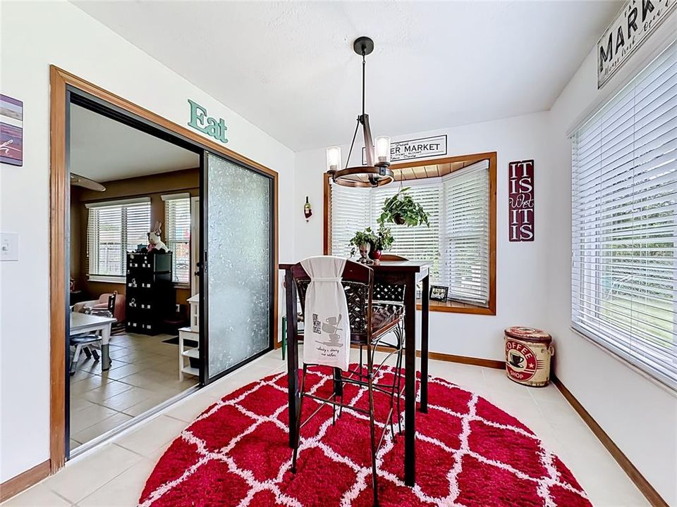 For Sale: $289,500 (2 beds, 2 baths, 1934 Square Feet)