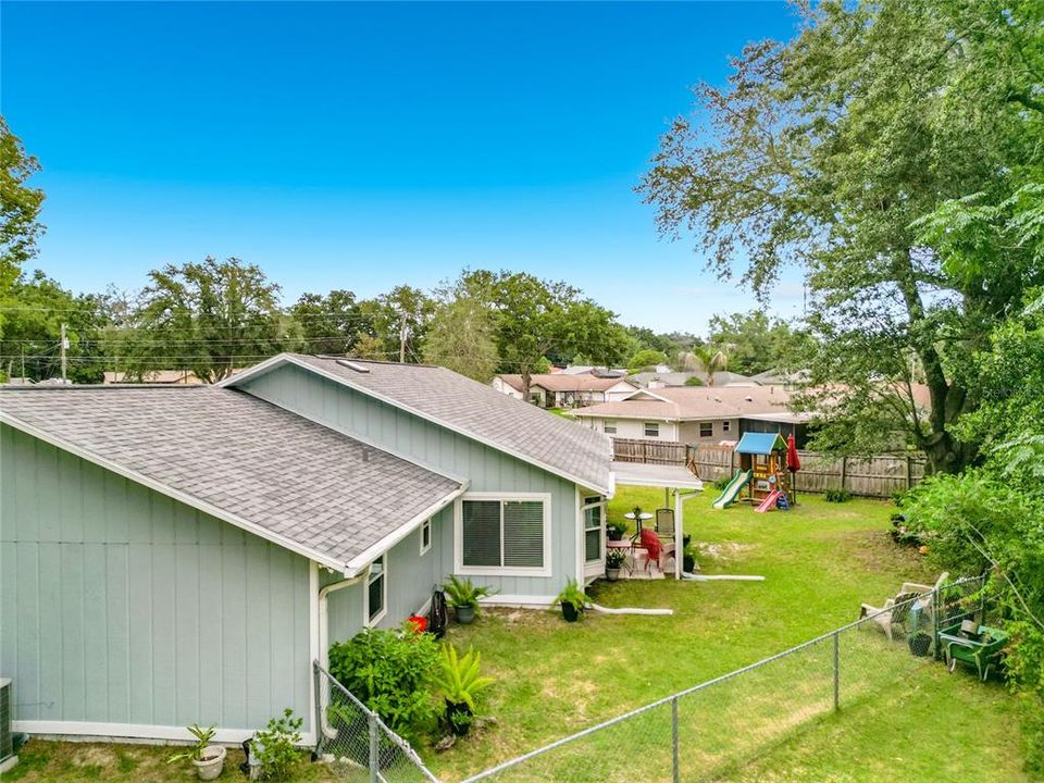 For Sale: $289,500 (2 beds, 2 baths, 1934 Square Feet)