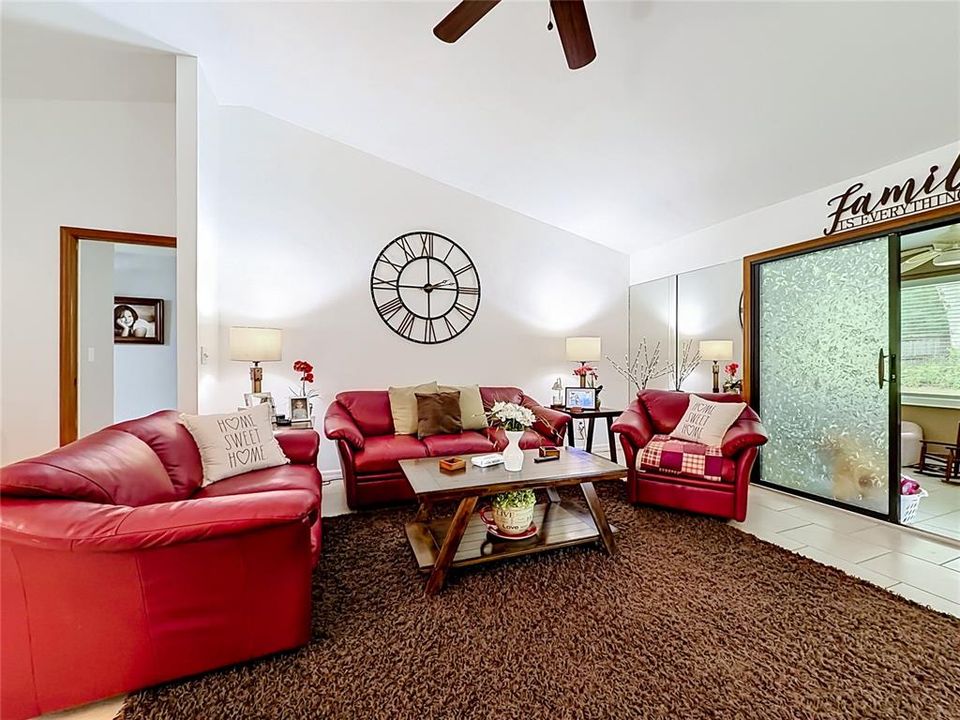 For Sale: $289,500 (2 beds, 2 baths, 1934 Square Feet)