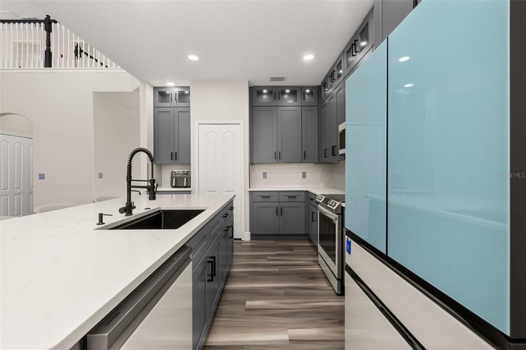 For Sale: $699,000 (5 beds, 3 baths, 2692 Square Feet)