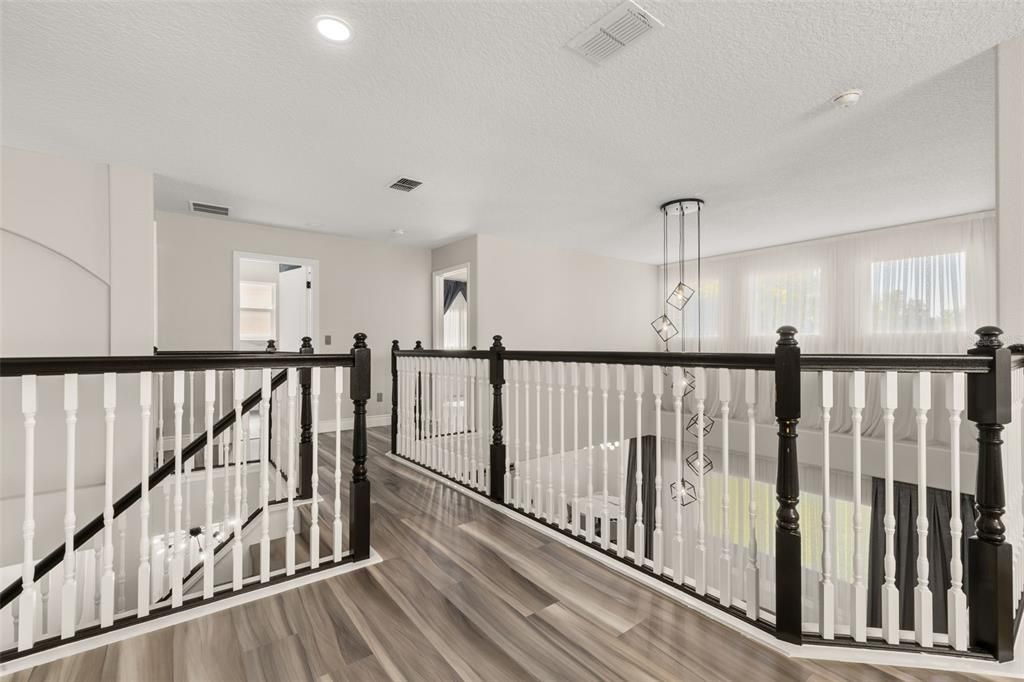 For Sale: $699,000 (5 beds, 3 baths, 2692 Square Feet)