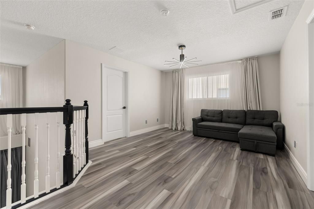 For Sale: $699,000 (5 beds, 3 baths, 2692 Square Feet)