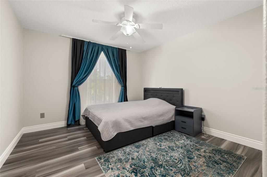 For Sale: $699,000 (5 beds, 3 baths, 2692 Square Feet)