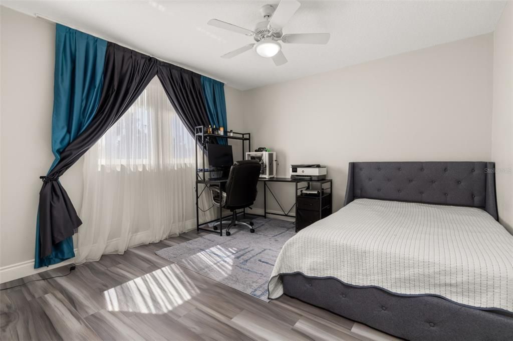 For Sale: $699,000 (5 beds, 3 baths, 2692 Square Feet)