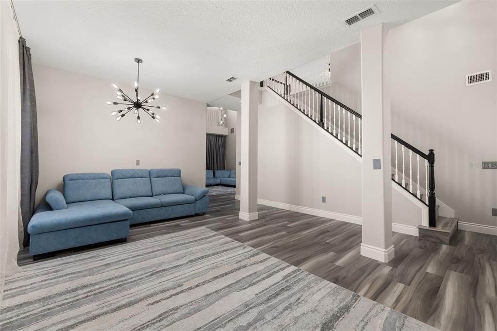 For Sale: $699,000 (5 beds, 3 baths, 2692 Square Feet)