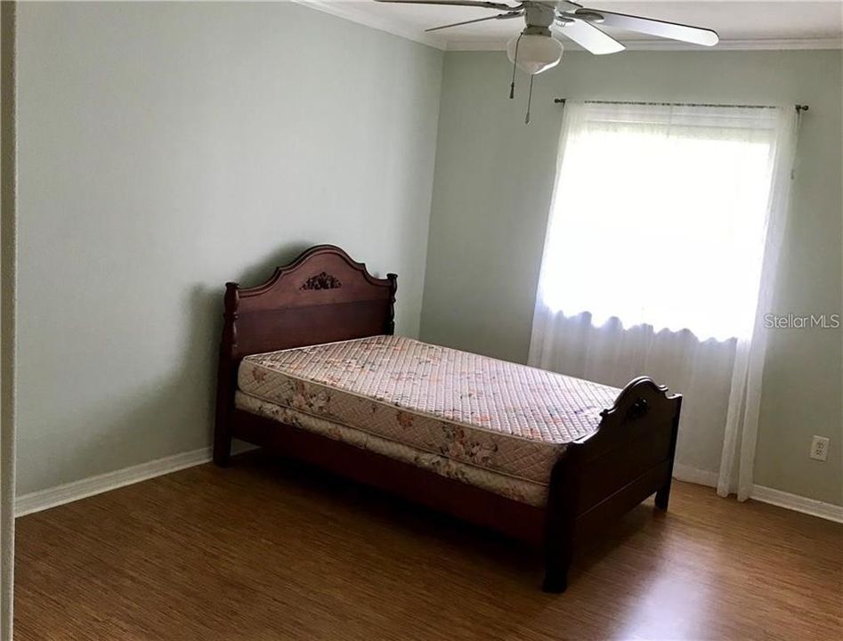 For Sale: $179,000 (2 beds, 2 baths, 1000 Square Feet)