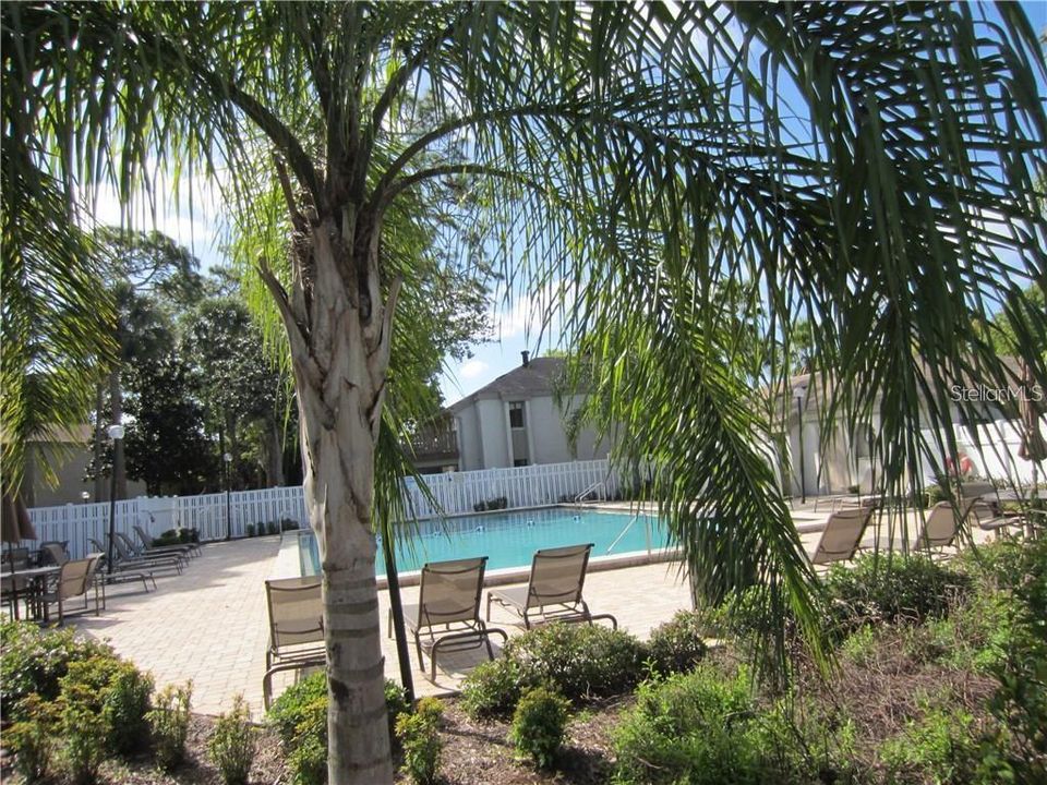 For Sale: $179,000 (2 beds, 2 baths, 1000 Square Feet)