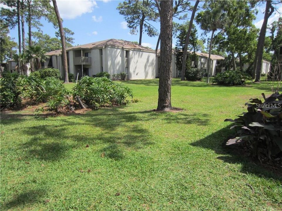For Sale: $179,000 (2 beds, 2 baths, 1000 Square Feet)