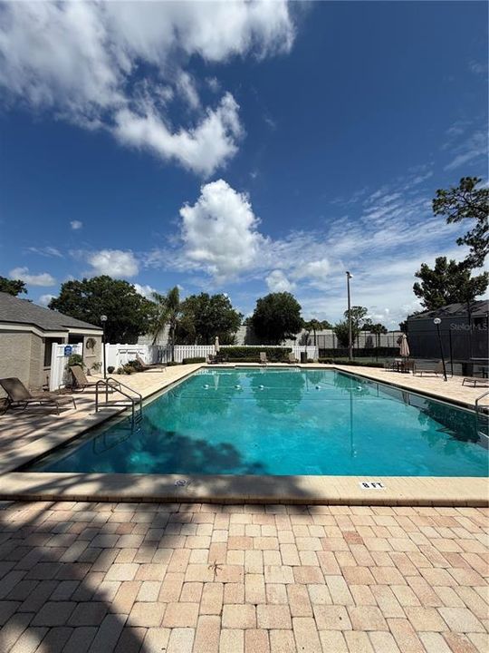 For Sale: $179,000 (2 beds, 2 baths, 1000 Square Feet)
