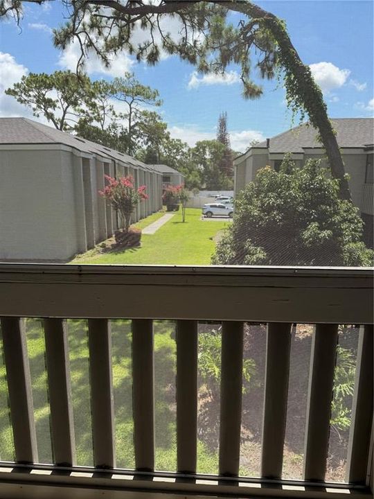 For Sale: $179,000 (2 beds, 2 baths, 1000 Square Feet)