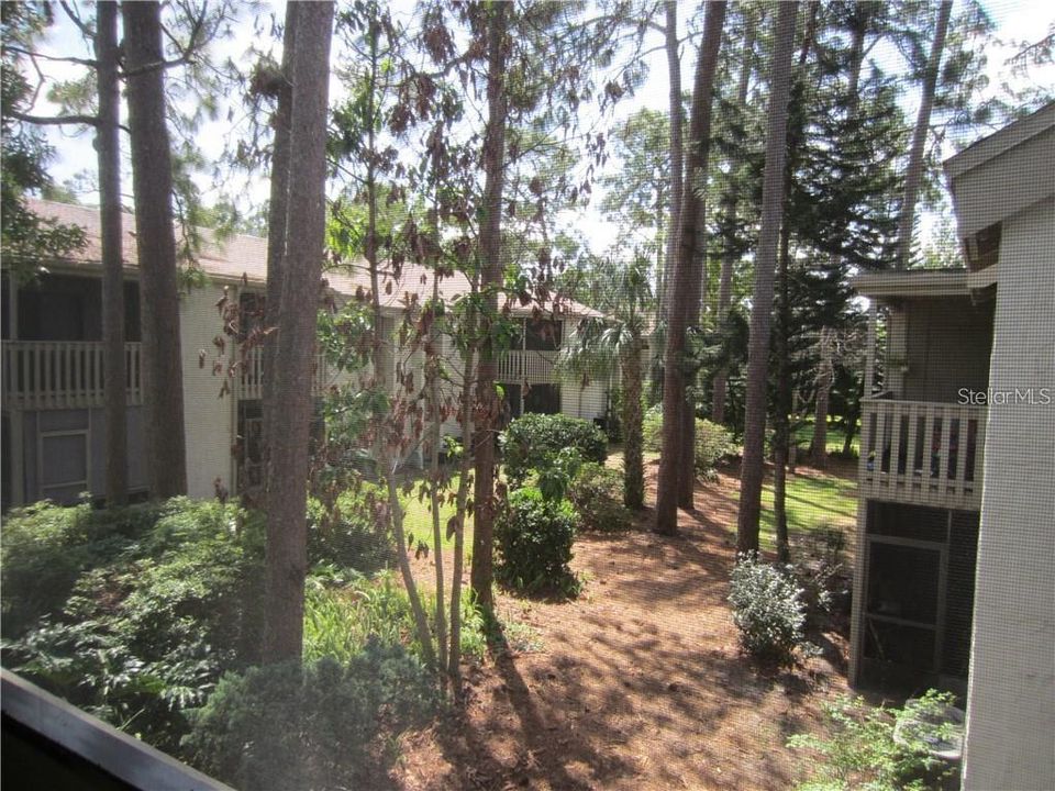 For Sale: $179,000 (2 beds, 2 baths, 1000 Square Feet)