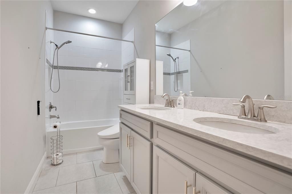 For Rent: $3,400 (5 beds, 4 baths, 3616 Square Feet)