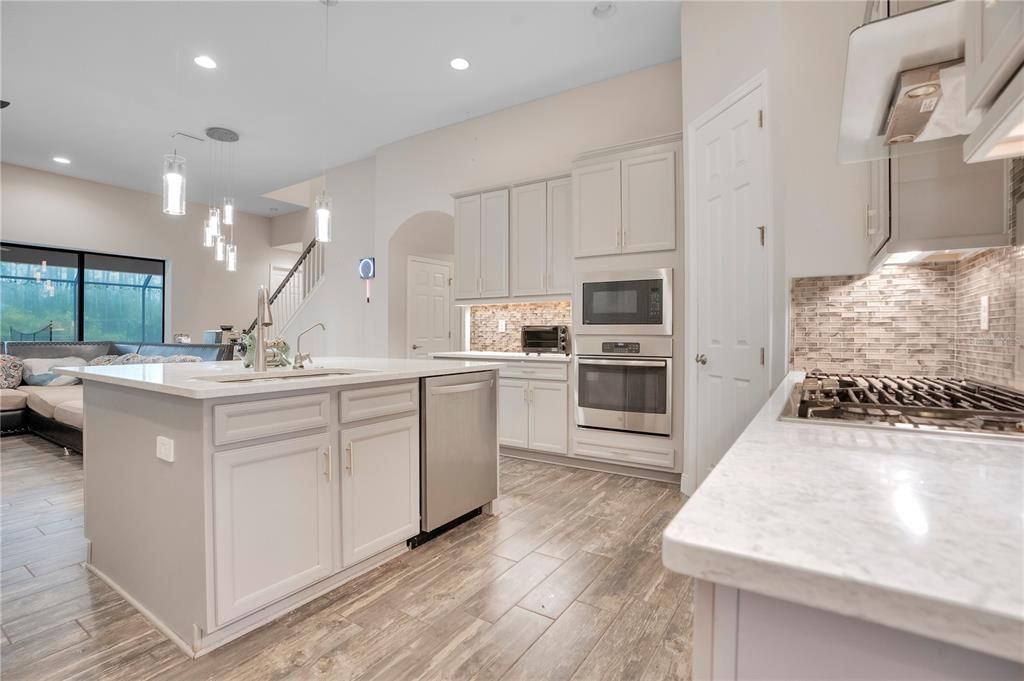 For Rent: $3,400 (5 beds, 4 baths, 3616 Square Feet)