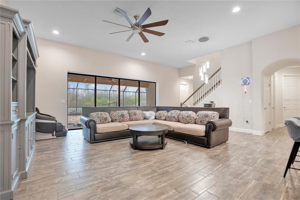 For Rent: $3,400 (5 beds, 4 baths, 3616 Square Feet)