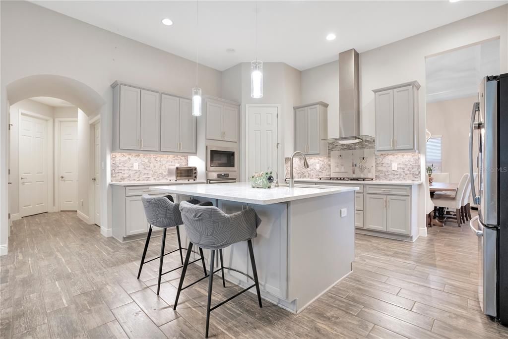 For Rent: $3,400 (5 beds, 4 baths, 3616 Square Feet)