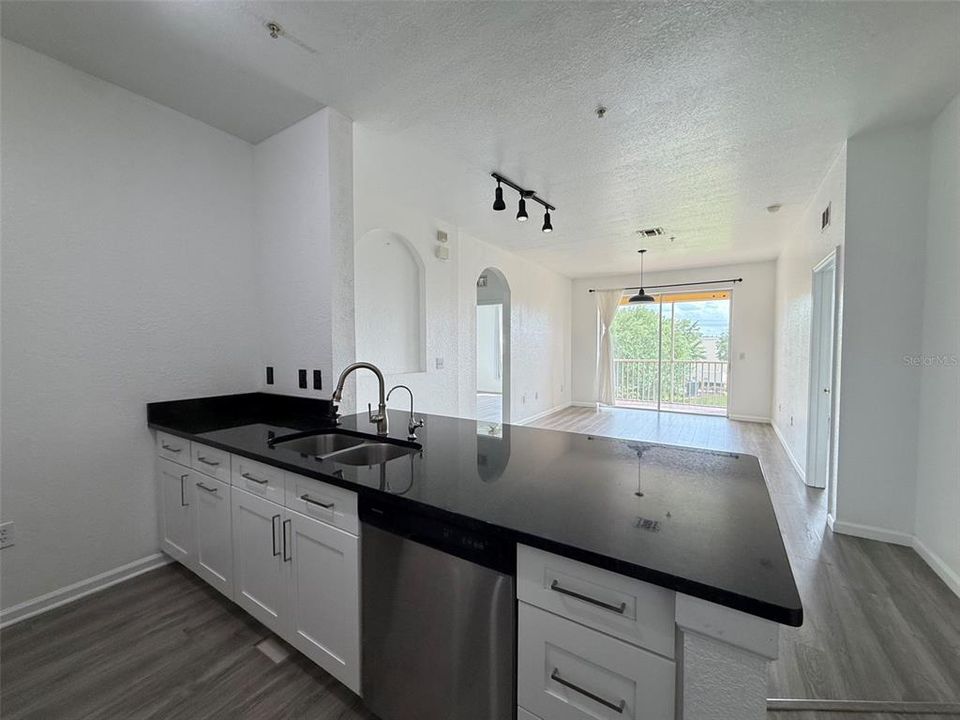 En Venta: $240,000 (3 camas, 2 baños, 1248 Pies cuadrados)