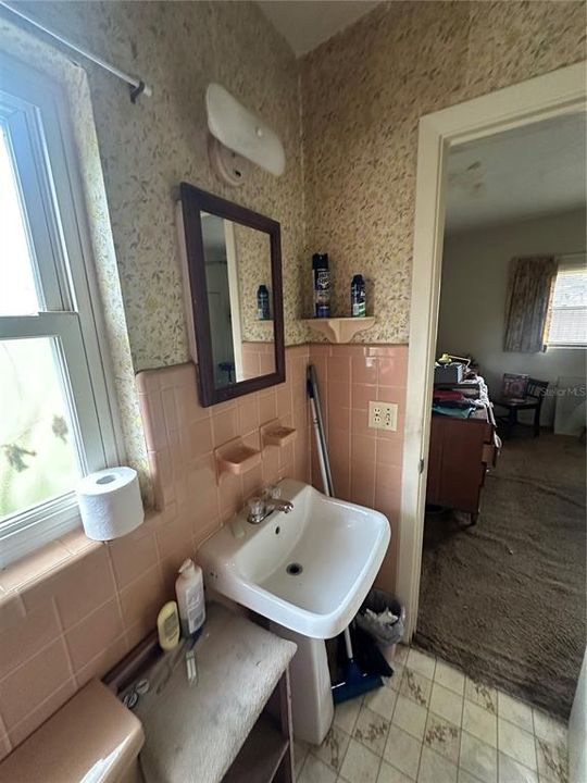 For Sale: $409,000 (3 beds, 2 baths, 1859 Square Feet)