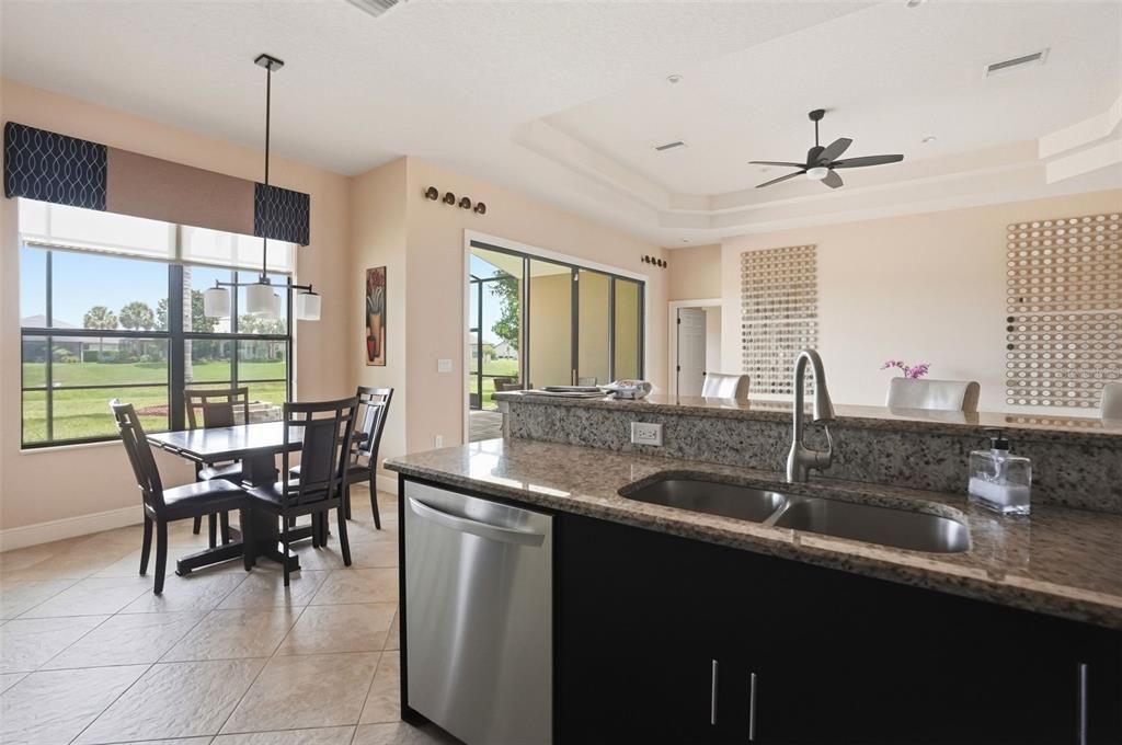 En Venta: $429,900 (4 camas, 3 baños, 2181 Pies cuadrados)