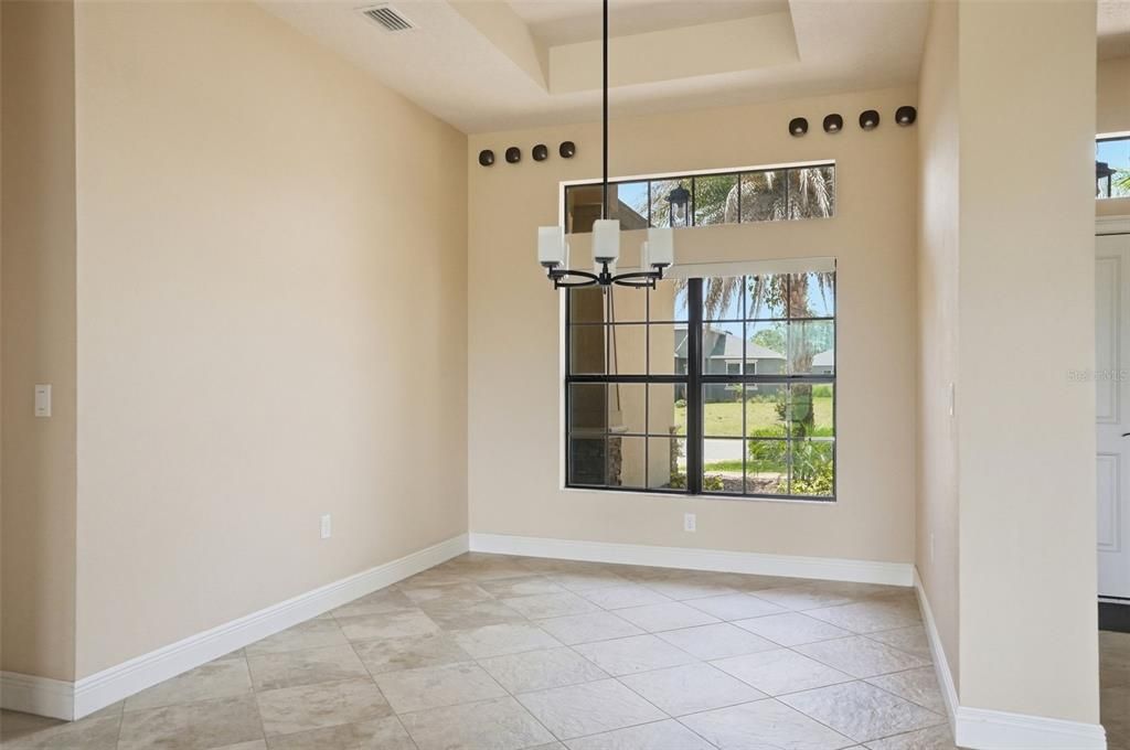 En Venta: $429,900 (4 camas, 3 baños, 2181 Pies cuadrados)