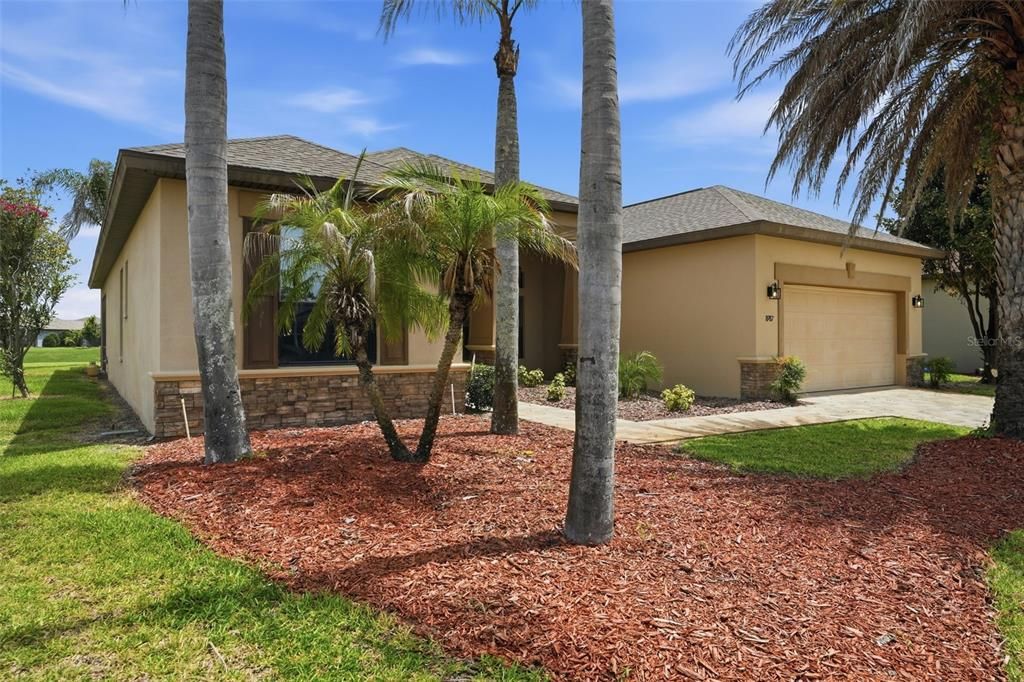 En Venta: $429,900 (4 camas, 3 baños, 2181 Pies cuadrados)