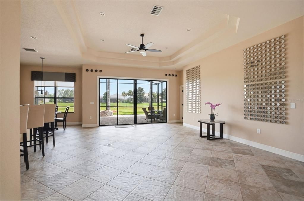 En Venta: $429,900 (4 camas, 3 baños, 2181 Pies cuadrados)