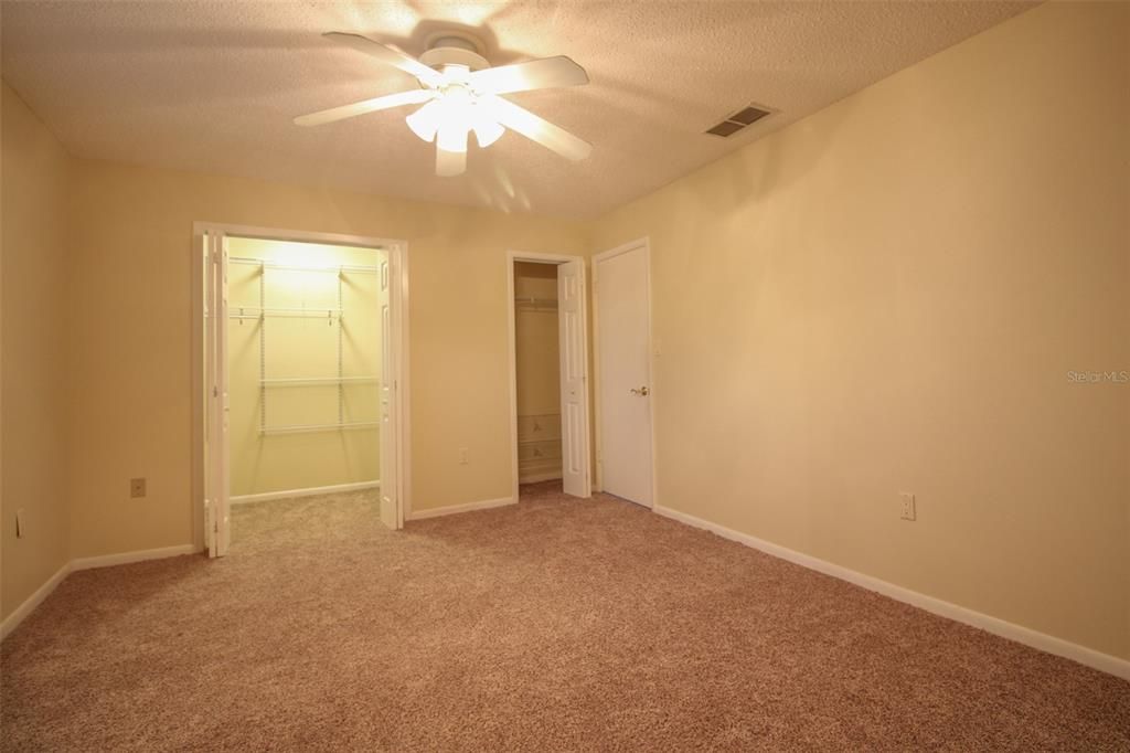 For Rent: $2,050 (3 beds, 2 baths, 1854 Square Feet)