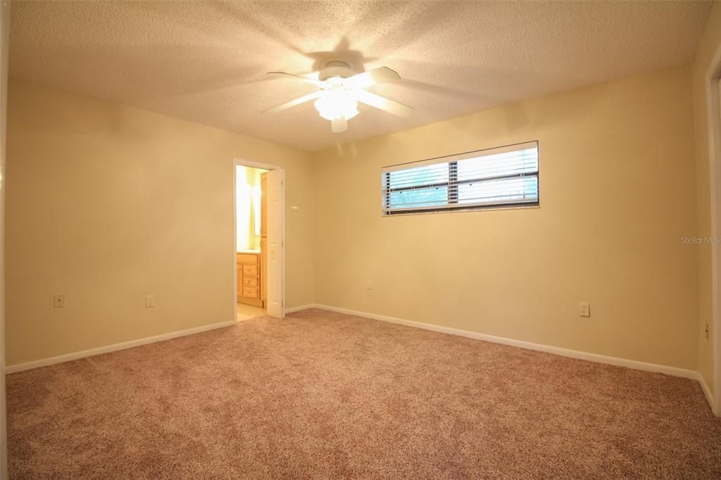 For Rent: $2,050 (3 beds, 2 baths, 1854 Square Feet)
