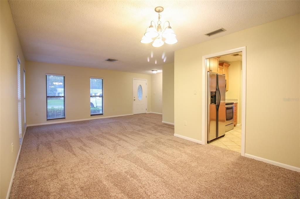 For Rent: $2,050 (3 beds, 2 baths, 1854 Square Feet)