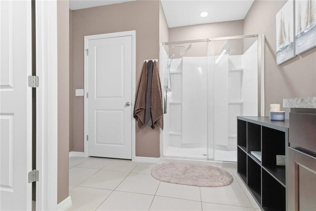 For Sale: $362,500 (4 beds, 2 baths, 2328 Square Feet)