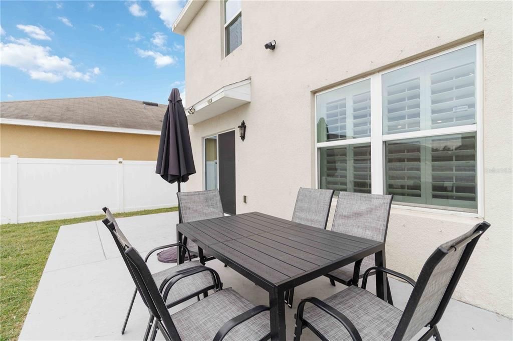 For Sale: $362,500 (4 beds, 2 baths, 2328 Square Feet)