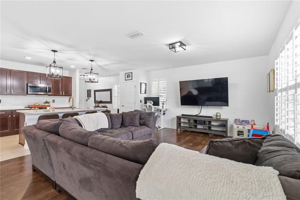 For Sale: $362,500 (4 beds, 2 baths, 2328 Square Feet)