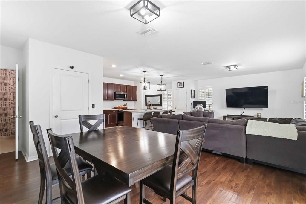 For Sale: $362,500 (4 beds, 2 baths, 2328 Square Feet)