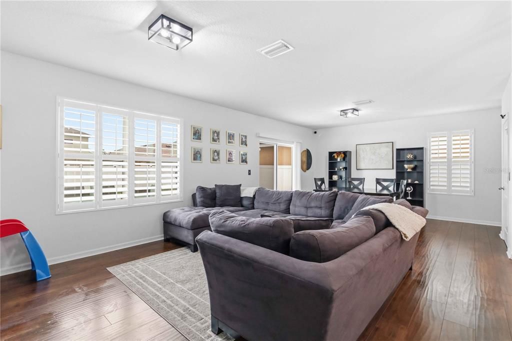 For Sale: $362,500 (4 beds, 2 baths, 2328 Square Feet)