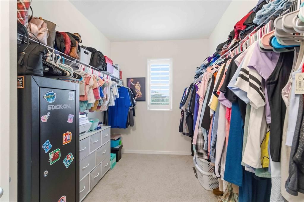 For Sale: $362,500 (4 beds, 2 baths, 2328 Square Feet)