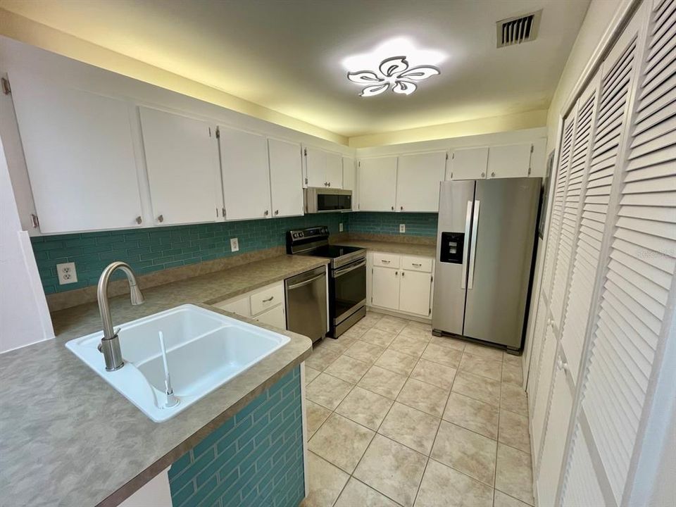 В аренду: $1,649 (2 спален, 2 ванн, 1070 Квадратных фут)