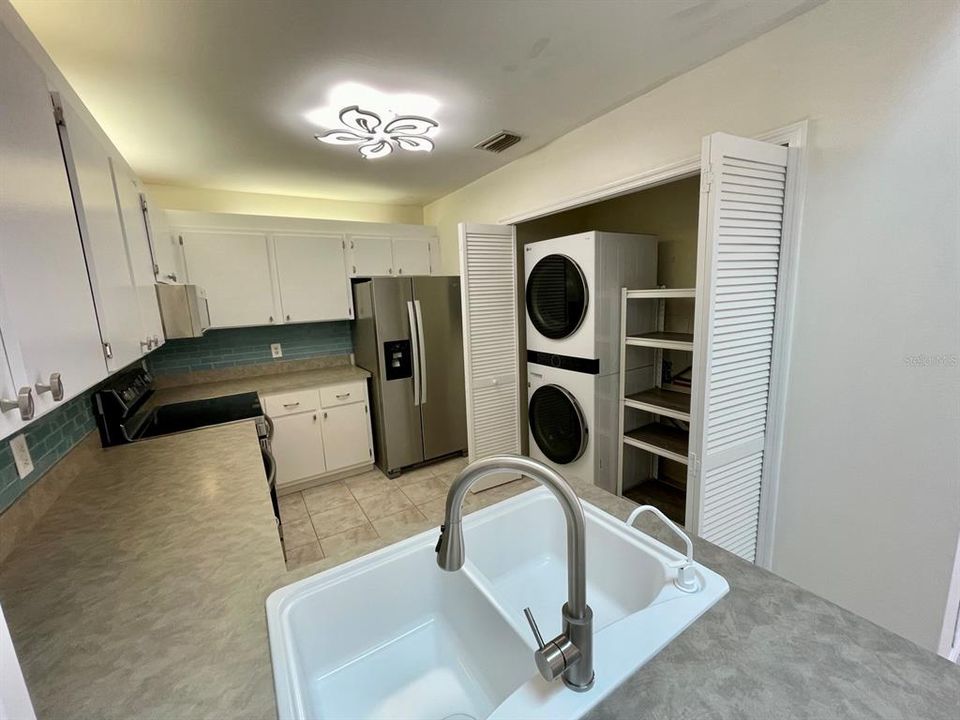 В аренду: $1,649 (2 спален, 2 ванн, 1070 Квадратных фут)