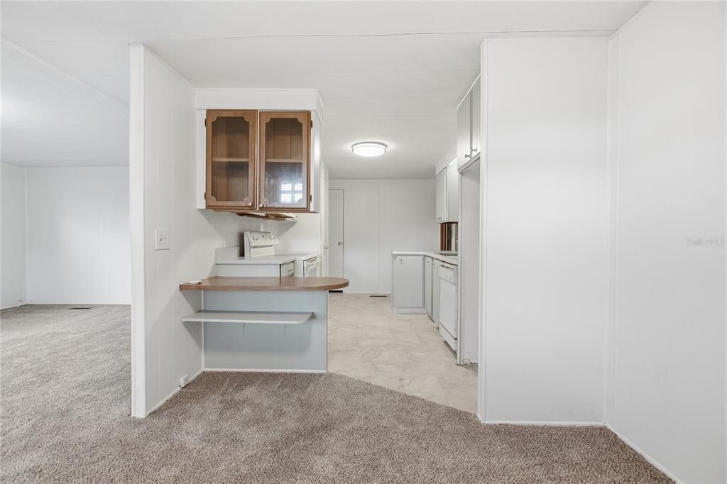 На продажу: $169,900 (2 спален, 2 ванн, 1056 Квадратных фут)