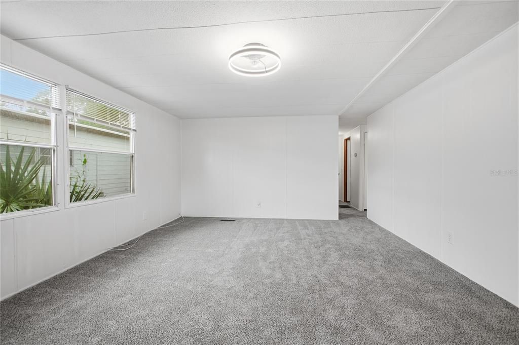 На продажу: $169,900 (2 спален, 2 ванн, 1056 Квадратных фут)