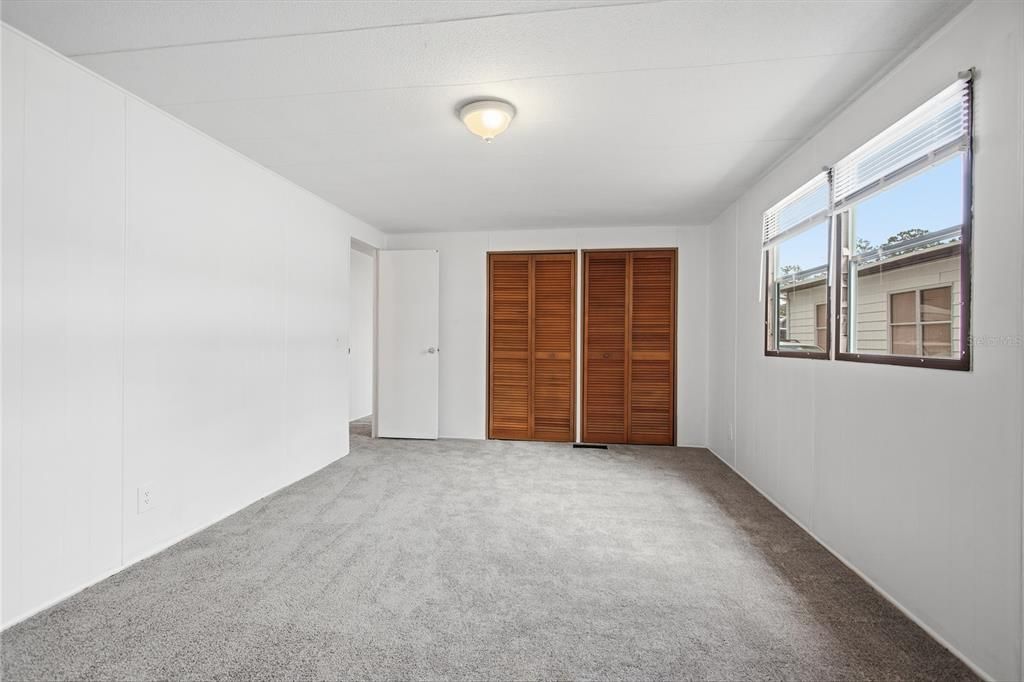 На продажу: $169,900 (2 спален, 2 ванн, 1056 Квадратных фут)