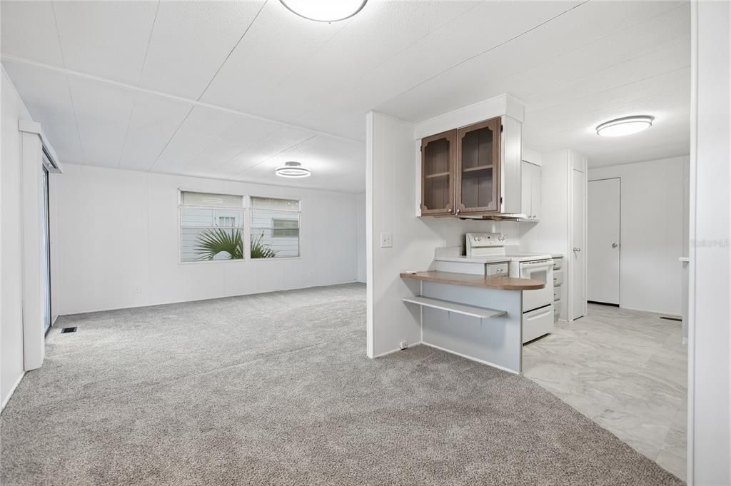 На продажу: $169,900 (2 спален, 2 ванн, 1056 Квадратных фут)