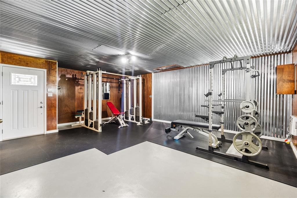 For Sale: $415,000 (3 beds, 1 baths, 3100 Square Feet)