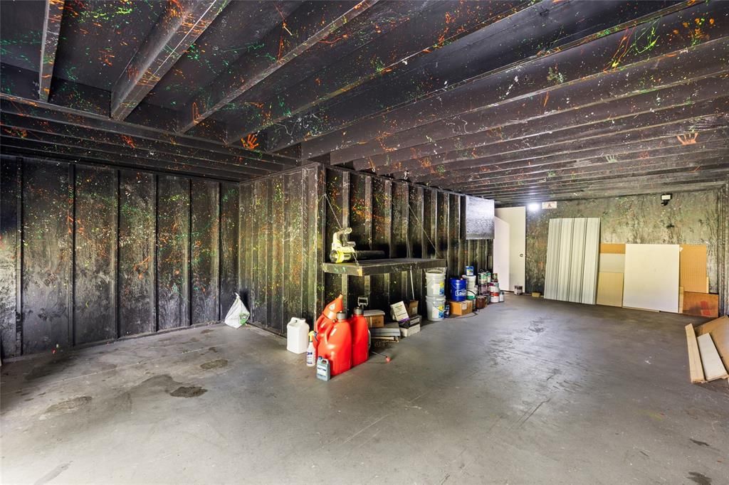 For Sale: $415,000 (3 beds, 1 baths, 3100 Square Feet)