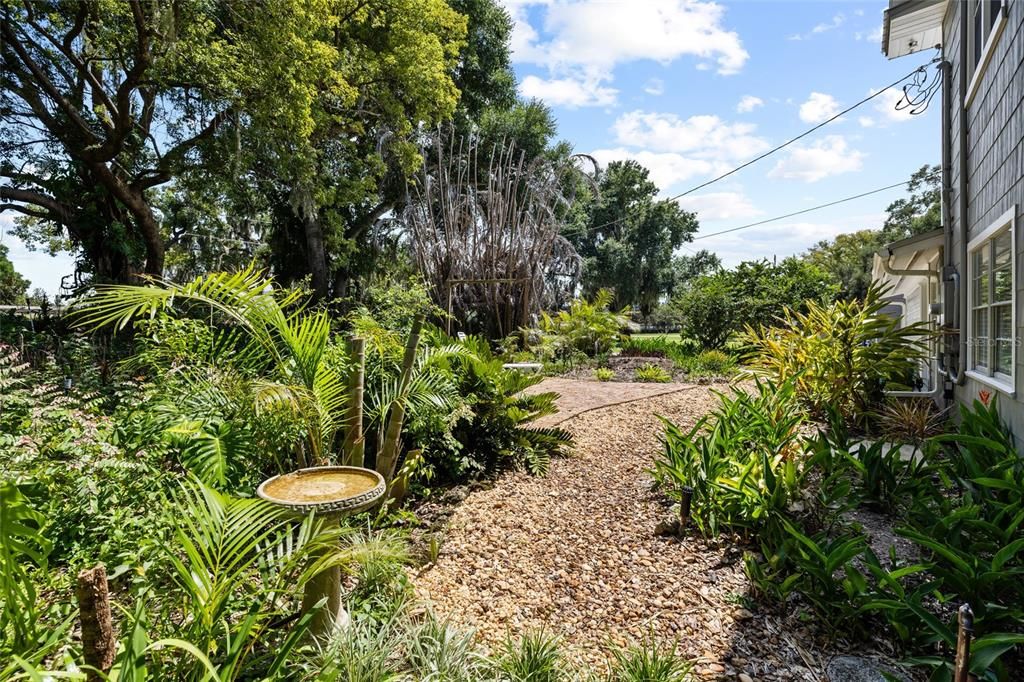 For Sale: $415,000 (3 beds, 1 baths, 3100 Square Feet)