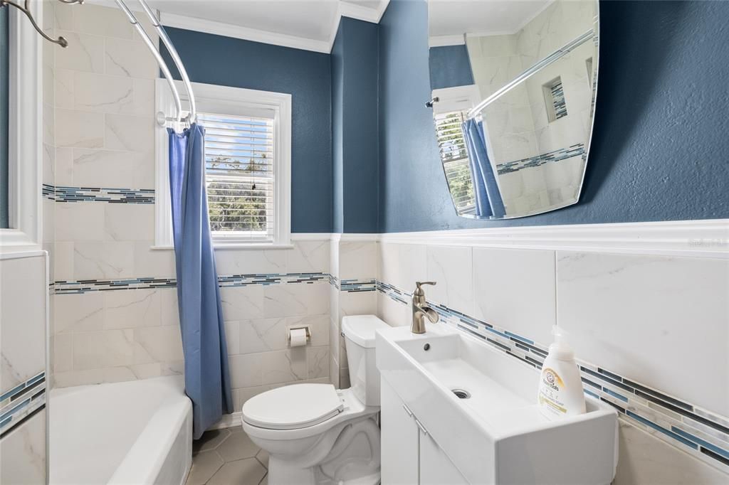 For Sale: $415,000 (3 beds, 1 baths, 3100 Square Feet)