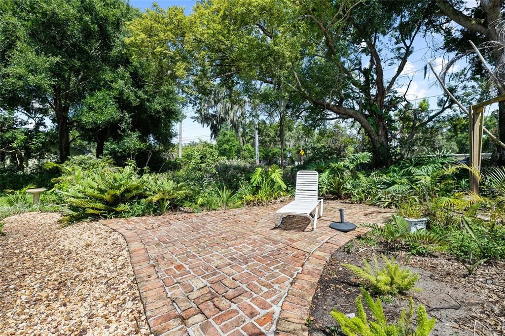 For Sale: $415,000 (3 beds, 1 baths, 3100 Square Feet)
